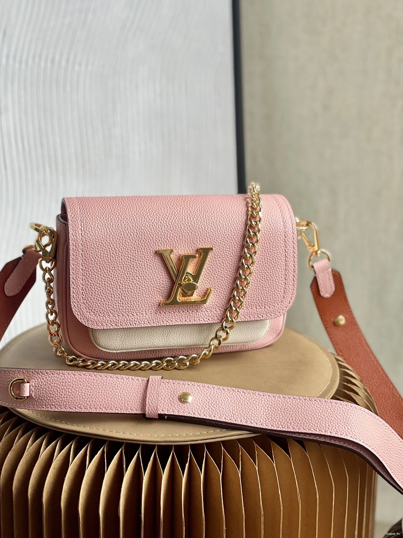 VUITTON LOCKME LOUIS TENDER 0821